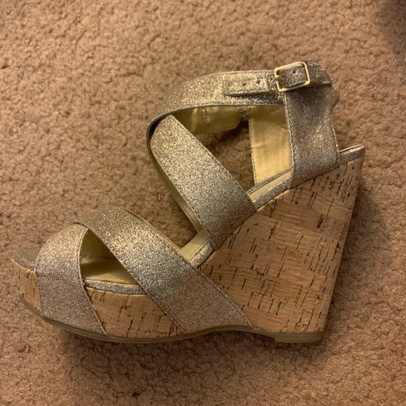 Steve Madden Gold Glitter Wedge Platform Heels - Picture 7 of 12